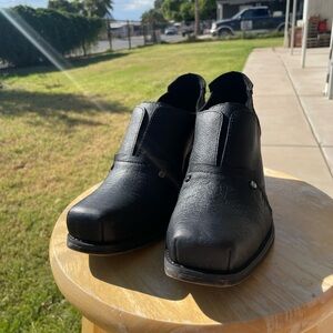 Vogue Black Leather Women’s Boots